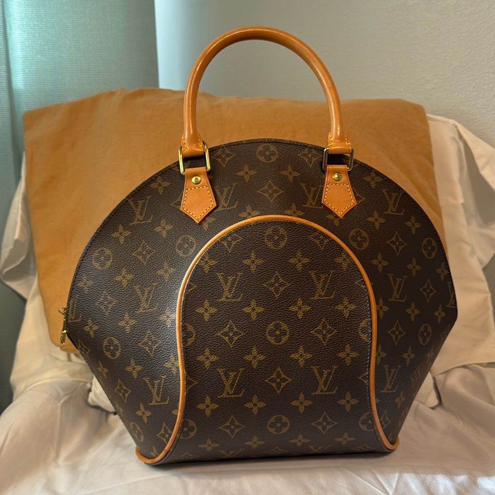 Louis Vuitton Ellipse GM Bag with original key